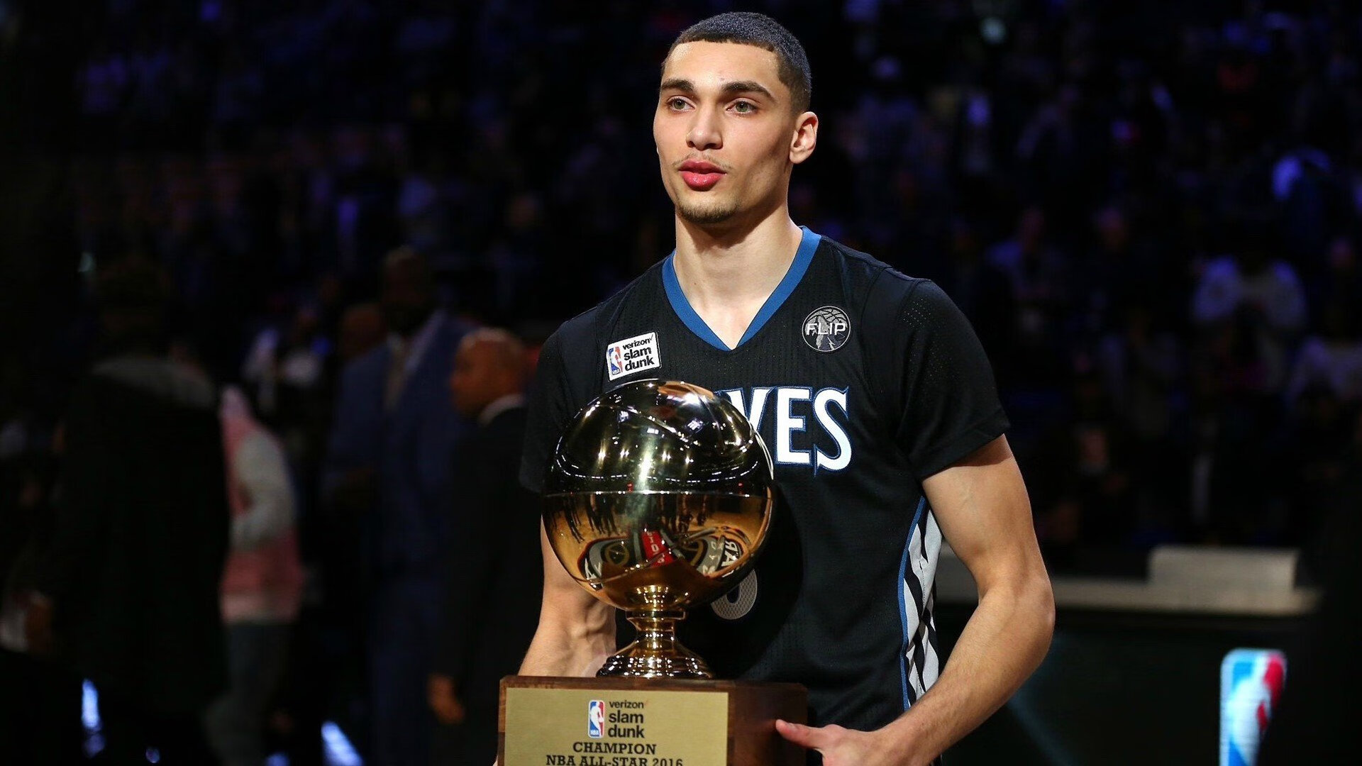 世界杯首回合爆出冷门！洛杉矶湖人惊险广州队，争冠形势突变